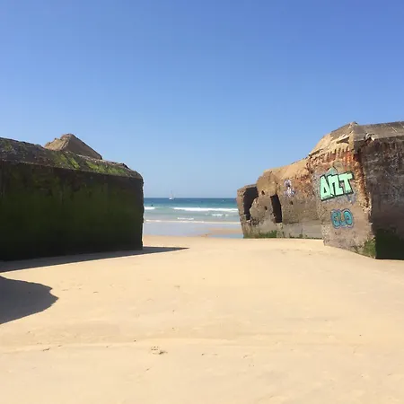 Samui - Equipe Borne De Recharge - Powering Station Electric Car *